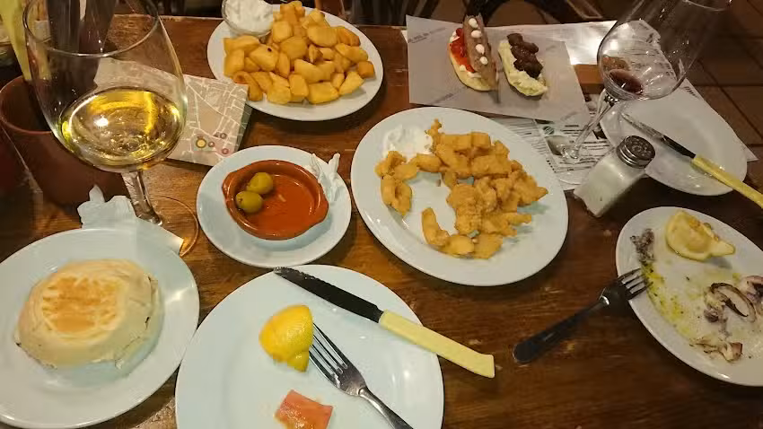 Mes&oacute;n La Taberna
