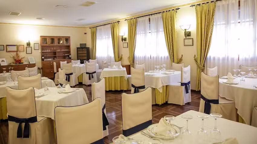 Mes&oacute;n Lar Galego &ndash; Hostal Restaurante