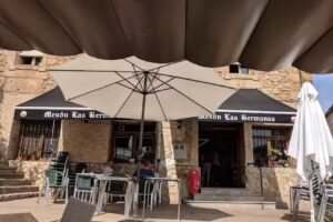 Mes&oacute;n Las Hermanas