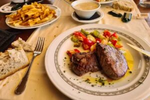 Mes&oacute;n Las Lanzas