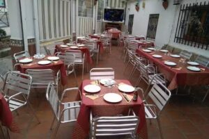 Mes&oacute;n Lobo Rojo