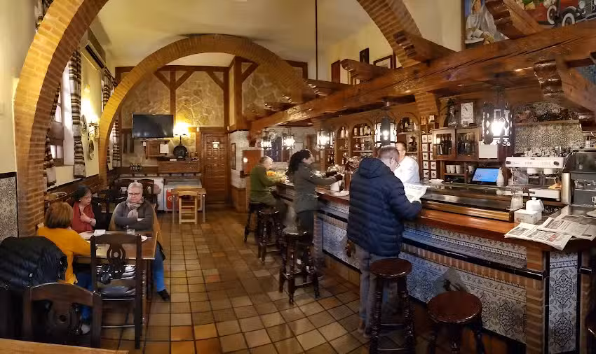 Mes&oacute;n Los Arcos