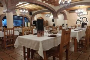 Mes&oacute;n Los Doce Arcos