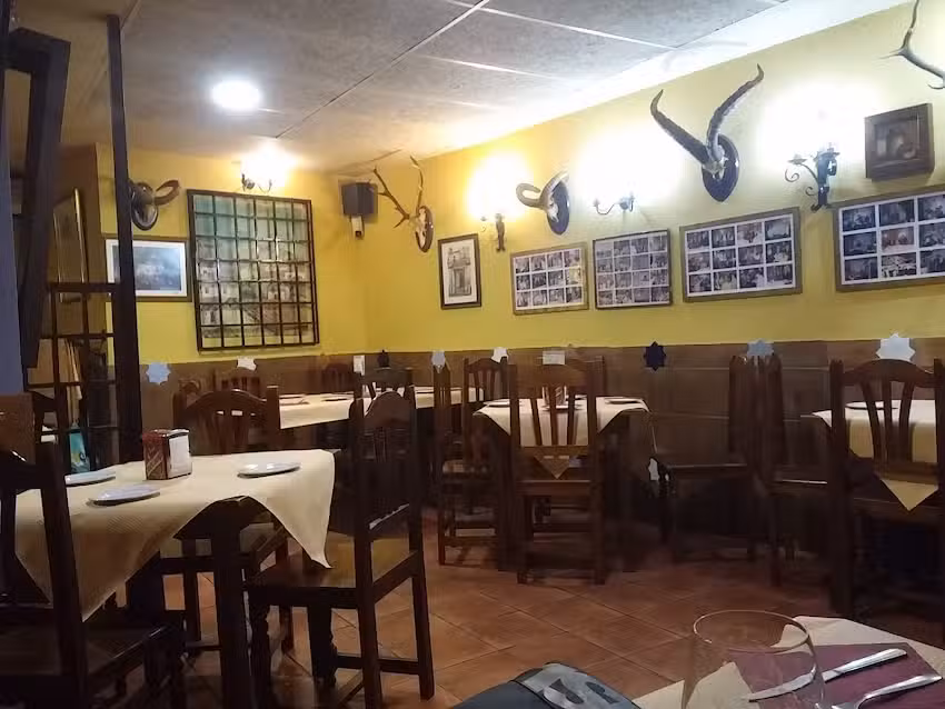 Mes&oacute;n los Monteros