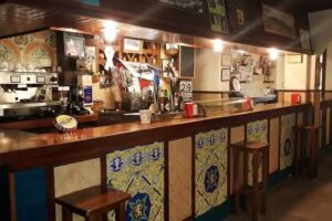 Mes&oacute;n Manolito