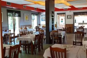 Mes&oacute;n O Cruce