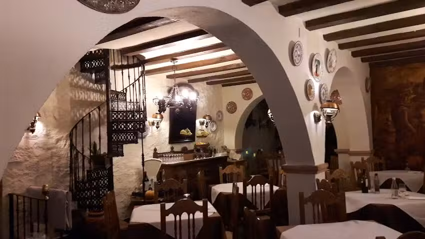 Mes&oacute;n Restaurante Cardenal Cisneros