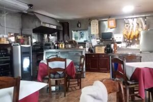 Mes&oacute;n Restaurante Casa Jose (Reserva hostal 957 37 80 72)