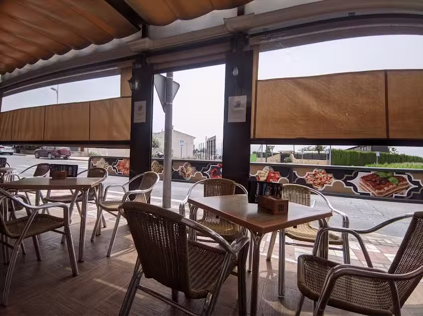 Mes&oacute;n Restaurante El Cazaor