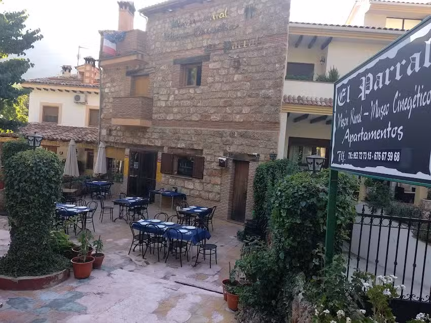 Mes&oacute;n restaurante El Parral