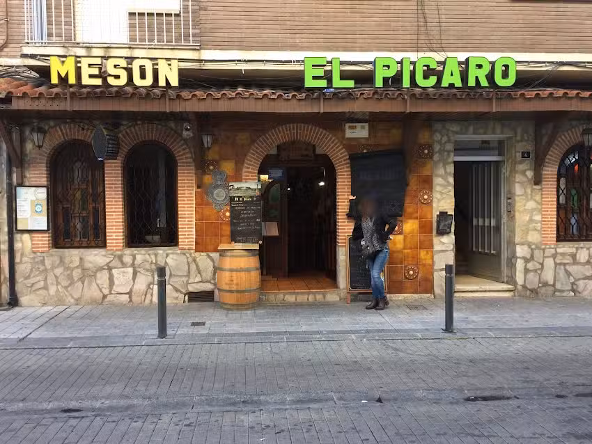 Mes&oacute;n Restaurante El P&iacute;caro