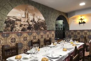 Mes&oacute;n Restaurante EL SEGOVIANO