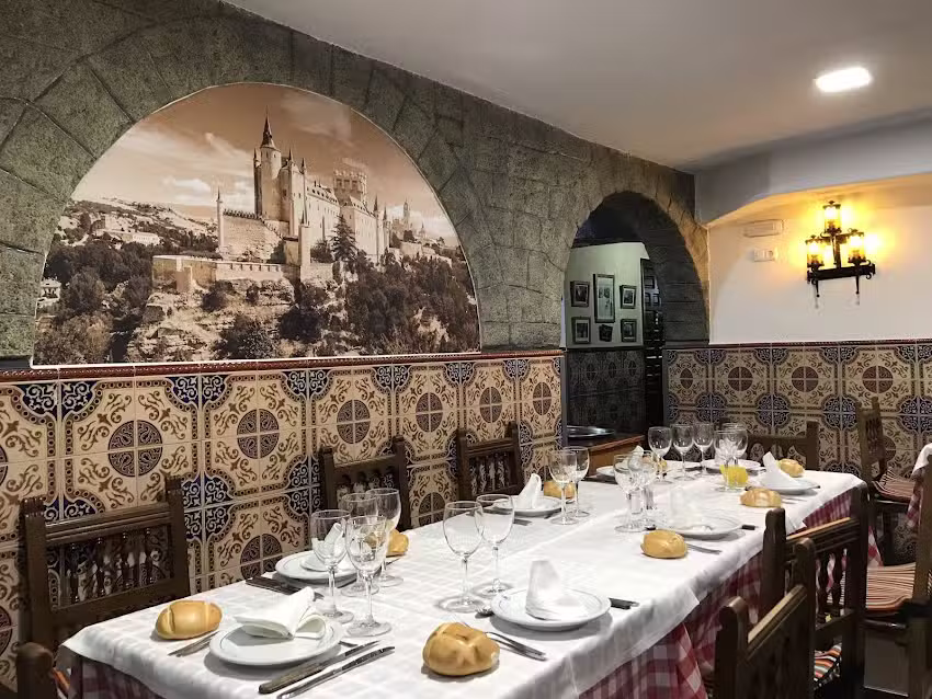 Mes&oacute;n Restaurante EL SEGOVIANO