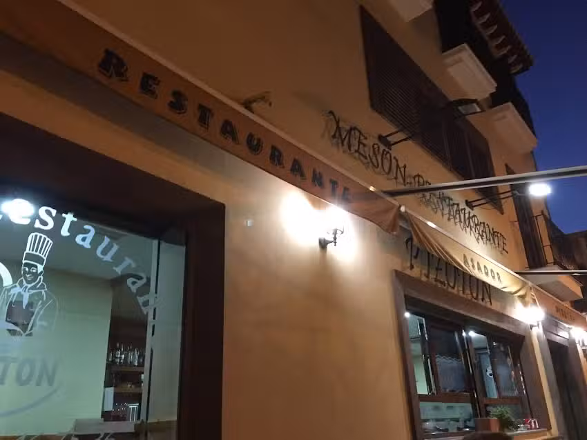 Mes&oacute;n Restaurante Pizot&oacute;n