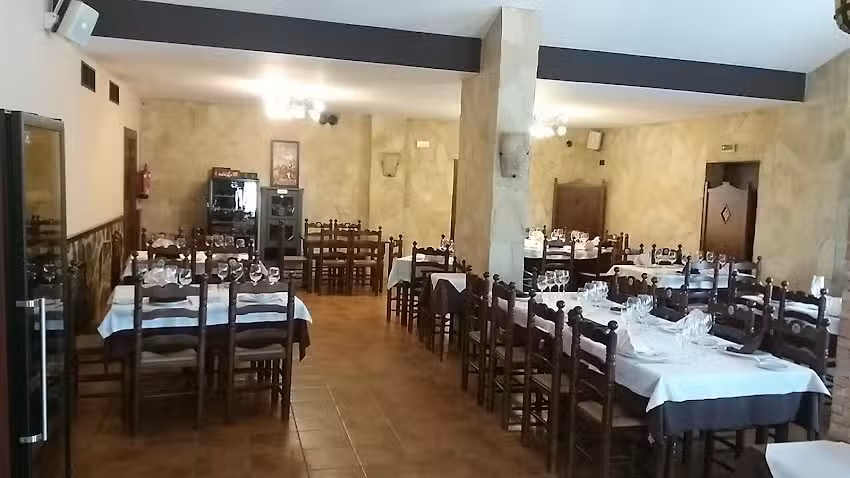 Mes&oacute;n Rural La Cadena