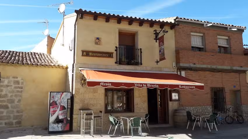 Mes&oacute;n Villa de Urue&ntilde;a