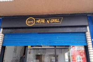 Metalngrill Burgers
