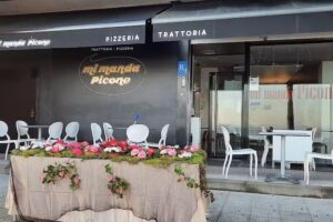 Mi Manda Picone trattoria-pizzer&iacute;a