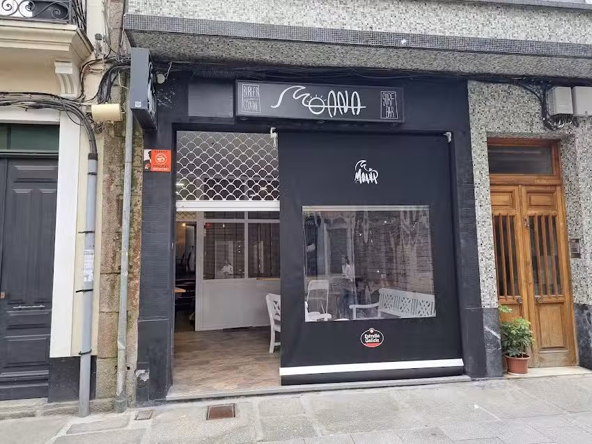 Moana Burgers & Cocktails Betanzos