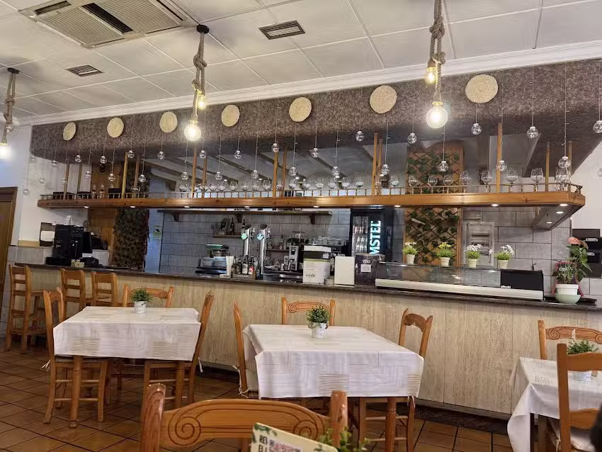 MOKA Bar-Restaurante
