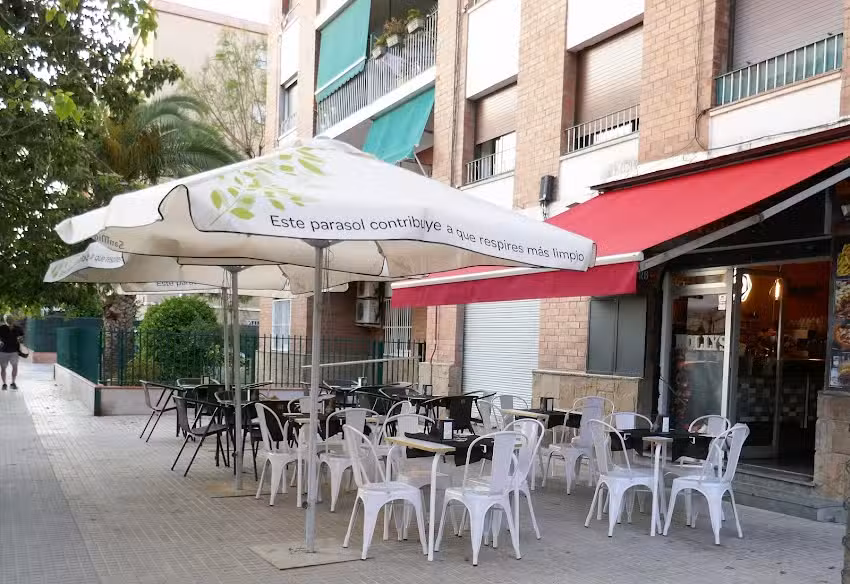 Molly&rsquo;s Resto-bar