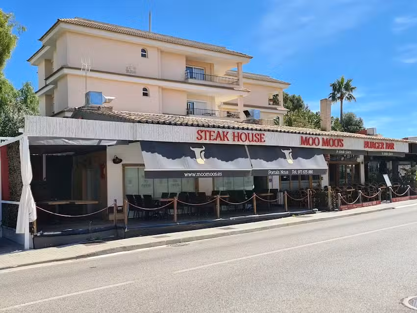 MOO MOO&rsquo;S STEAK HOUSE