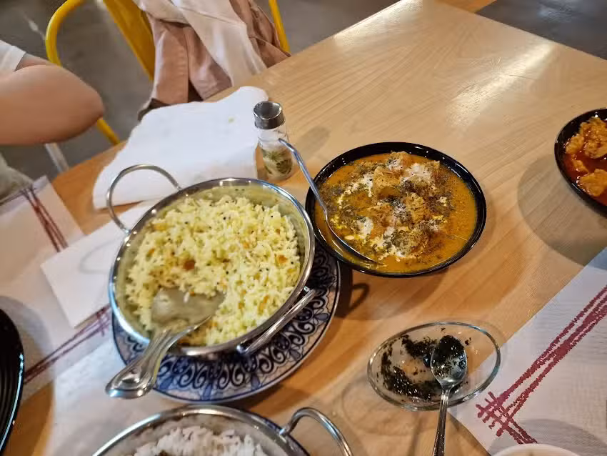 Namast&eacute;, comida india