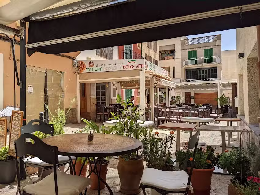 Natural Caf&eacute; Vegetarian & Vegan