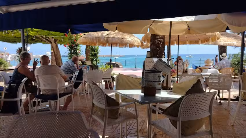 Nautilus English Beach Cafe