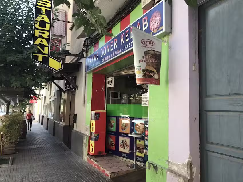 Nav&agrave;s Doner Kebab