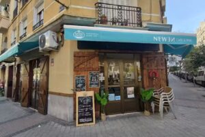 Newen Caf&eacute; & Bar