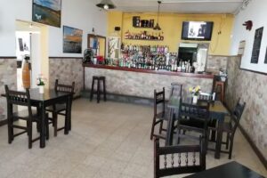 No Madrugues Café, Tapas y Cócteles