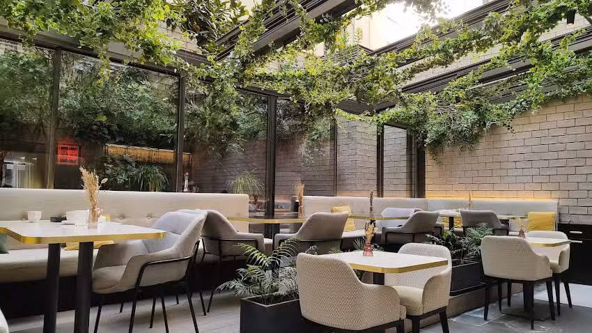 NURO Madrid Caf&eacute; Restaurante