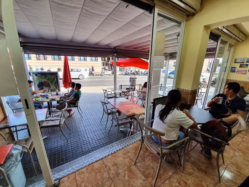 Ollie&rsquo;s Cafe