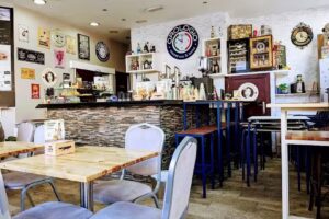 Orologio coffee bar pizzeria italiana