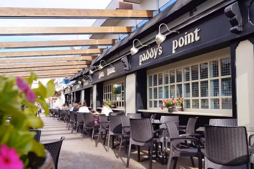 Paddy&rsquo;s Point Irish Bar & Restaurant