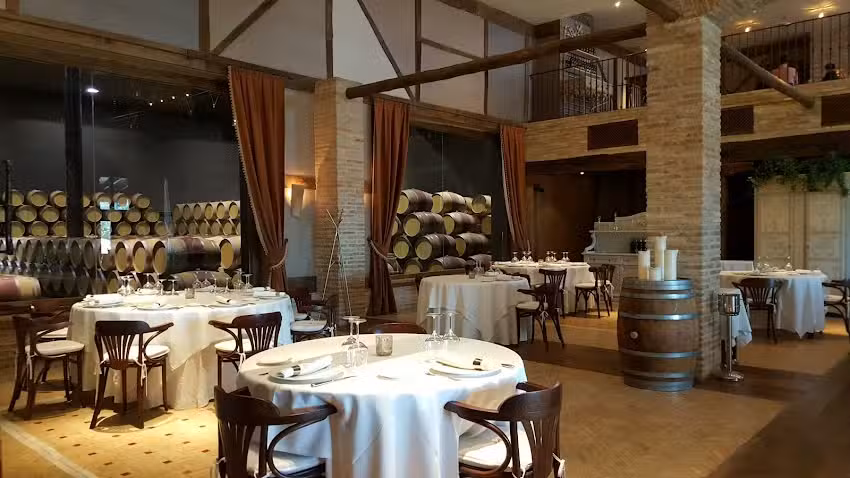 PAGO DE CIRSUS. Bodega, Hotel & Restaurante