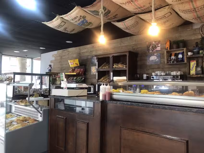 Panader&iacute;a y Cafeter&iacute;a La Choza del Pan