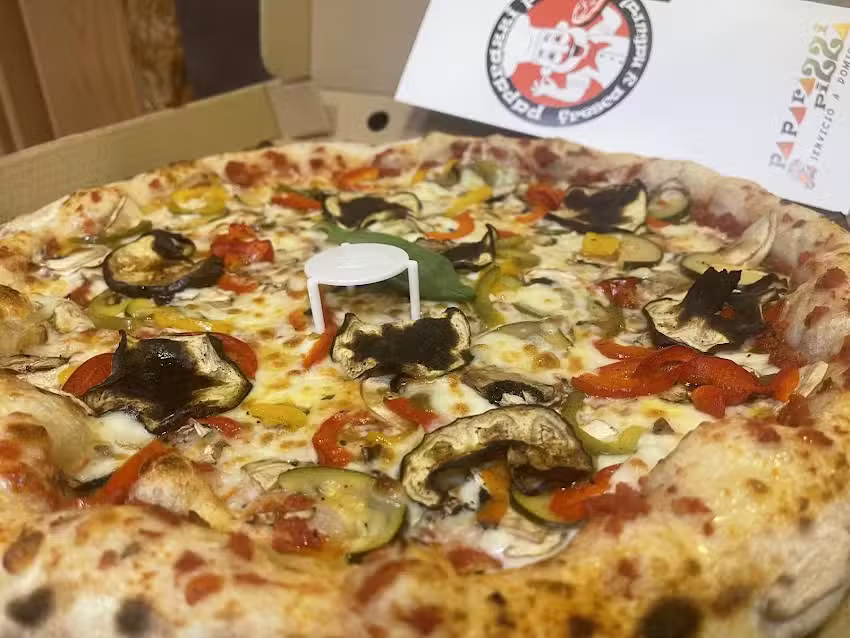 Paparazzi pizza Ver&iacute;n