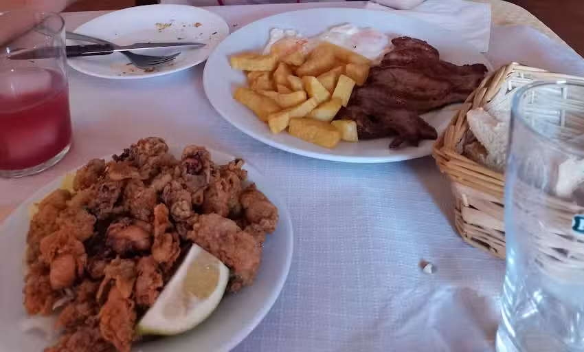 Papas con huevo y chorizo en Olvera