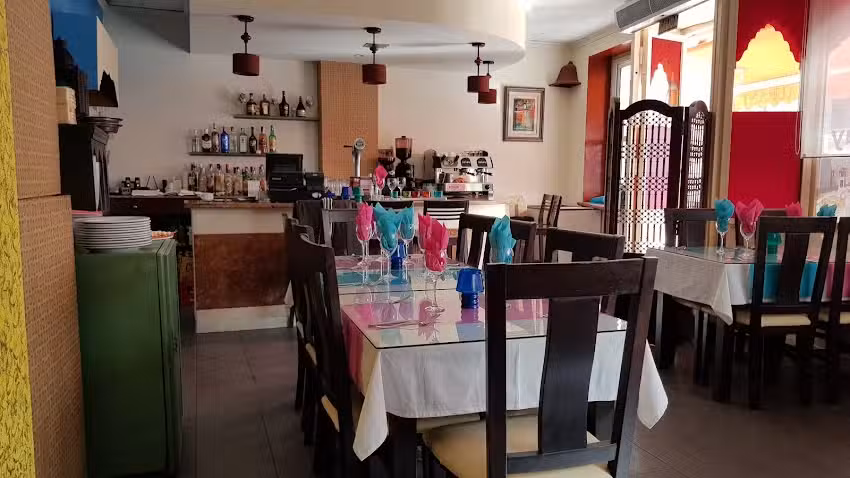 Paras Indian Restaurant