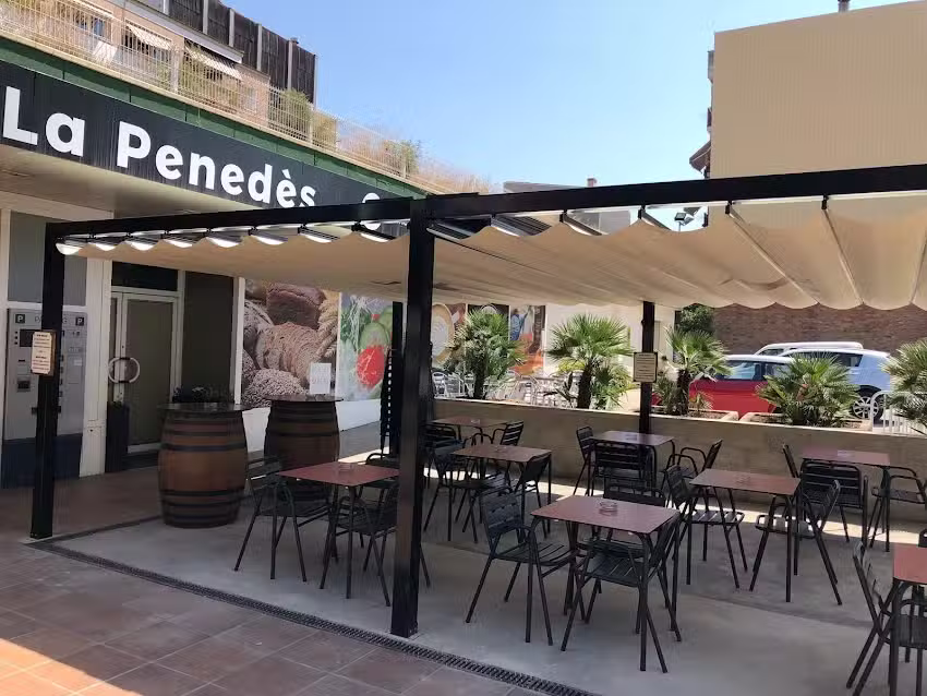 Pened&eacute;s Cafeter&iacute;a Restaurante