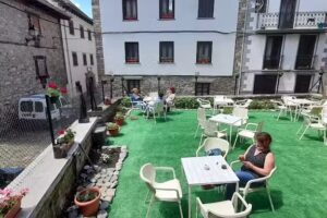 Pensi&oacute;n TXIKI &ndash; Hostal, Bar y Restaurante