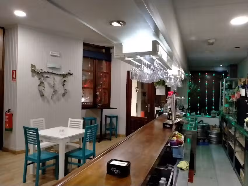 Pi&ntilde;eiro Caf&eacute; Bar