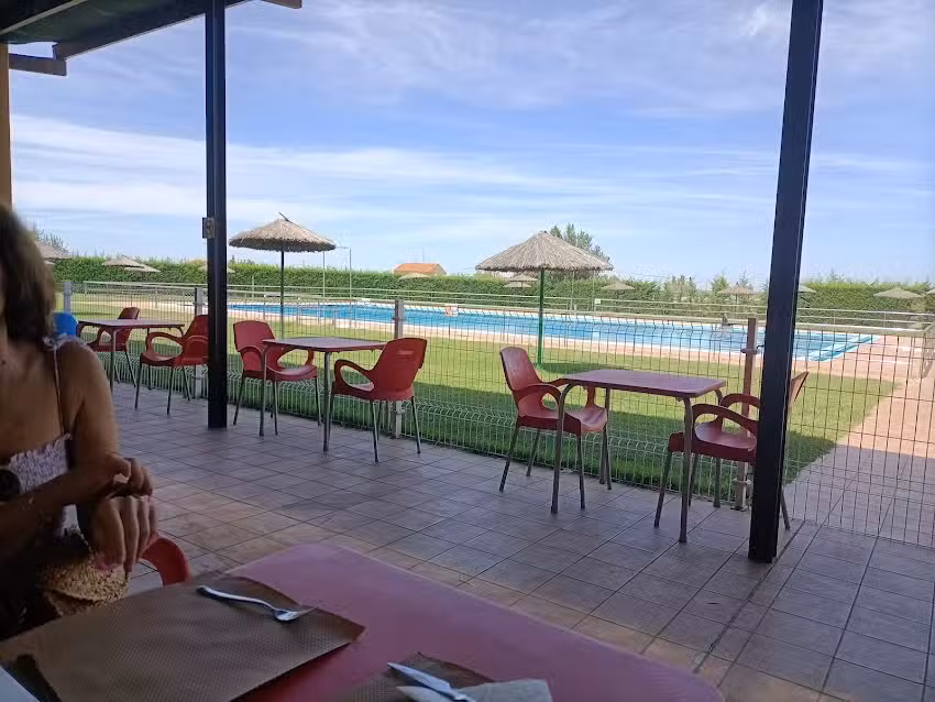 Piscina de Villaseco de los Reyes