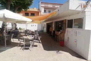 Piscina P&uacute;blica Municipal de Ri&oacute;par &ndash; BAR EL PICOTEO