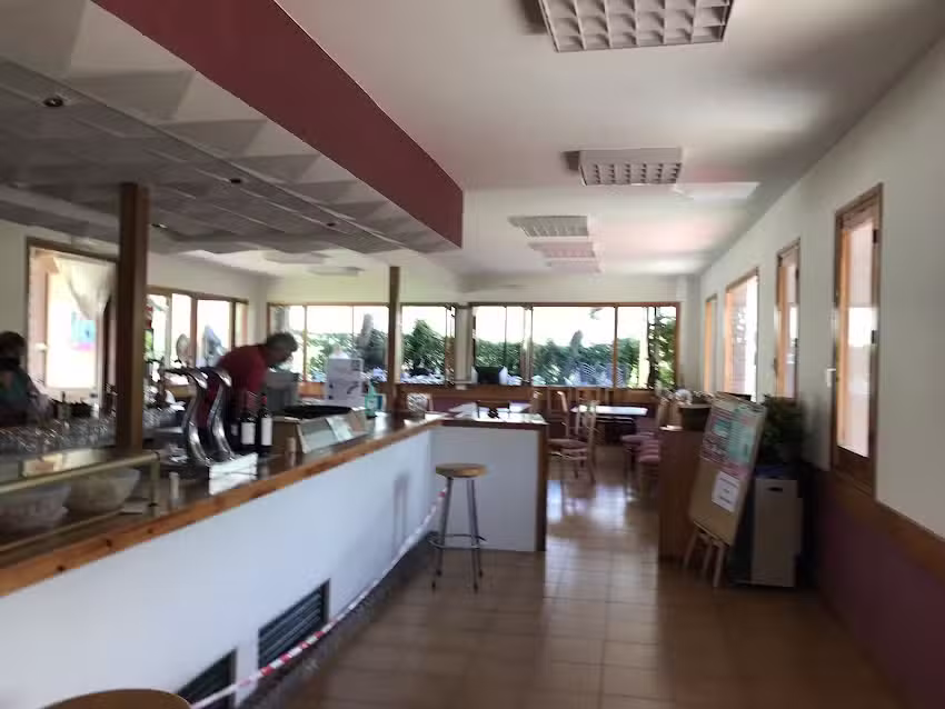 Piscina Restaurante Los Chapales