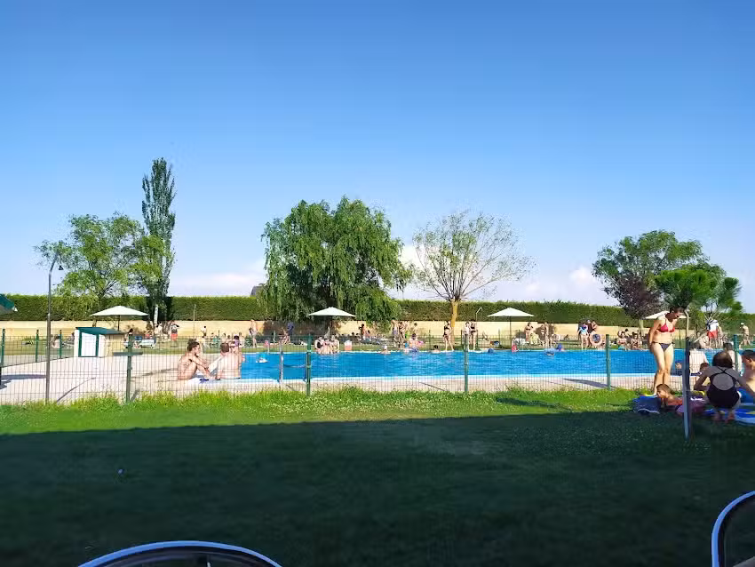 Piscinas de Santa Mar&iacute;a del Campo