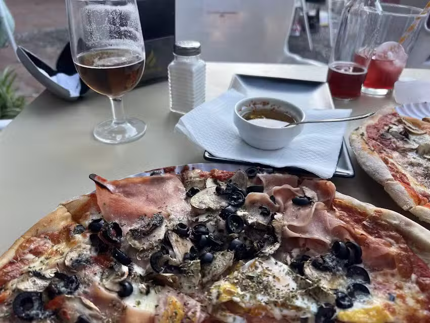 Pizza Time Pizzeria Las Chapas Elviria Capobino