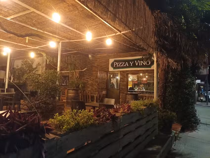 Pizza y Vino